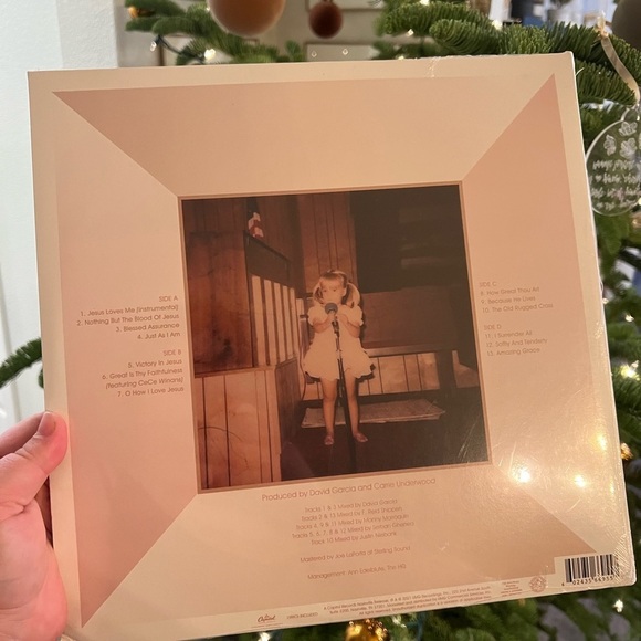 Carrie Underwood - My Savior (White 2
LP) (Vinyl) - Picture 2 of 3